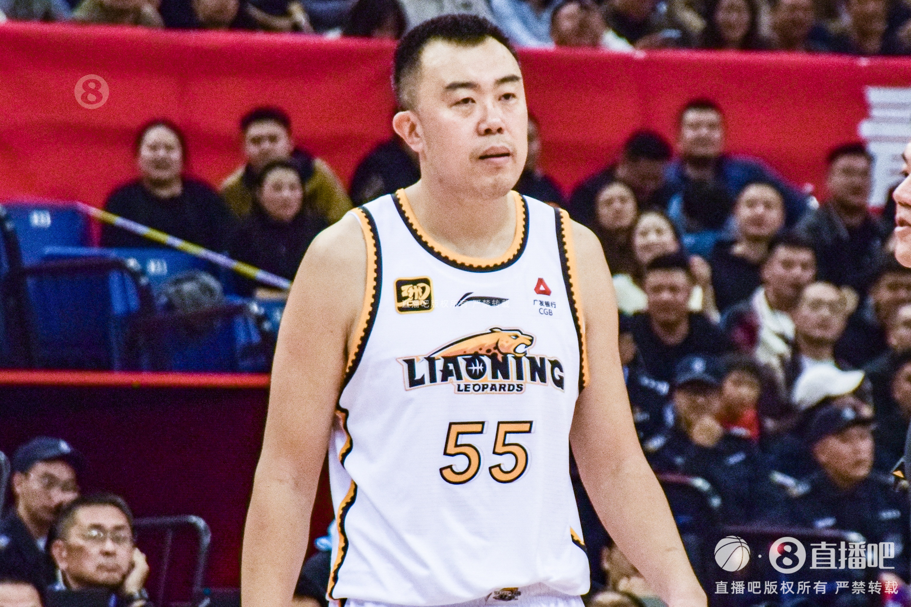 油箱滿滿的！韓德君上半場5投全中得到10分3板2助1斷