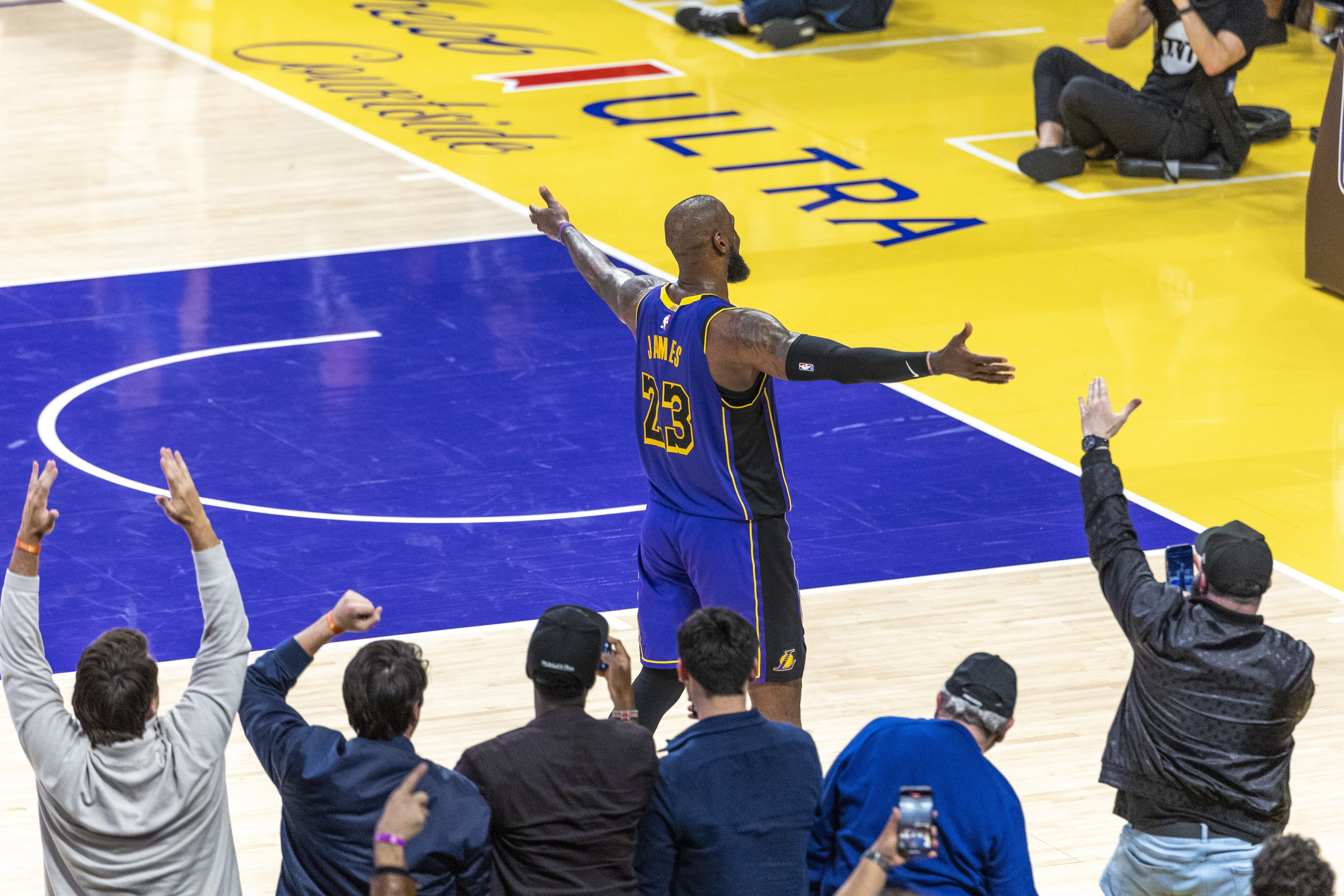 分析NBA目前的輿論環(huán)境：詹姆斯之后 聯(lián)盟門面成了一個(gè)燙手山芋？